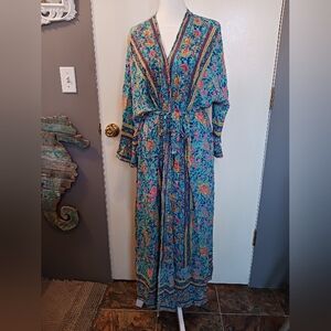 Beautiful Kimono Robe With Tie Waist Womens L Soft Lightweight 3/4 Sleeve Pretty